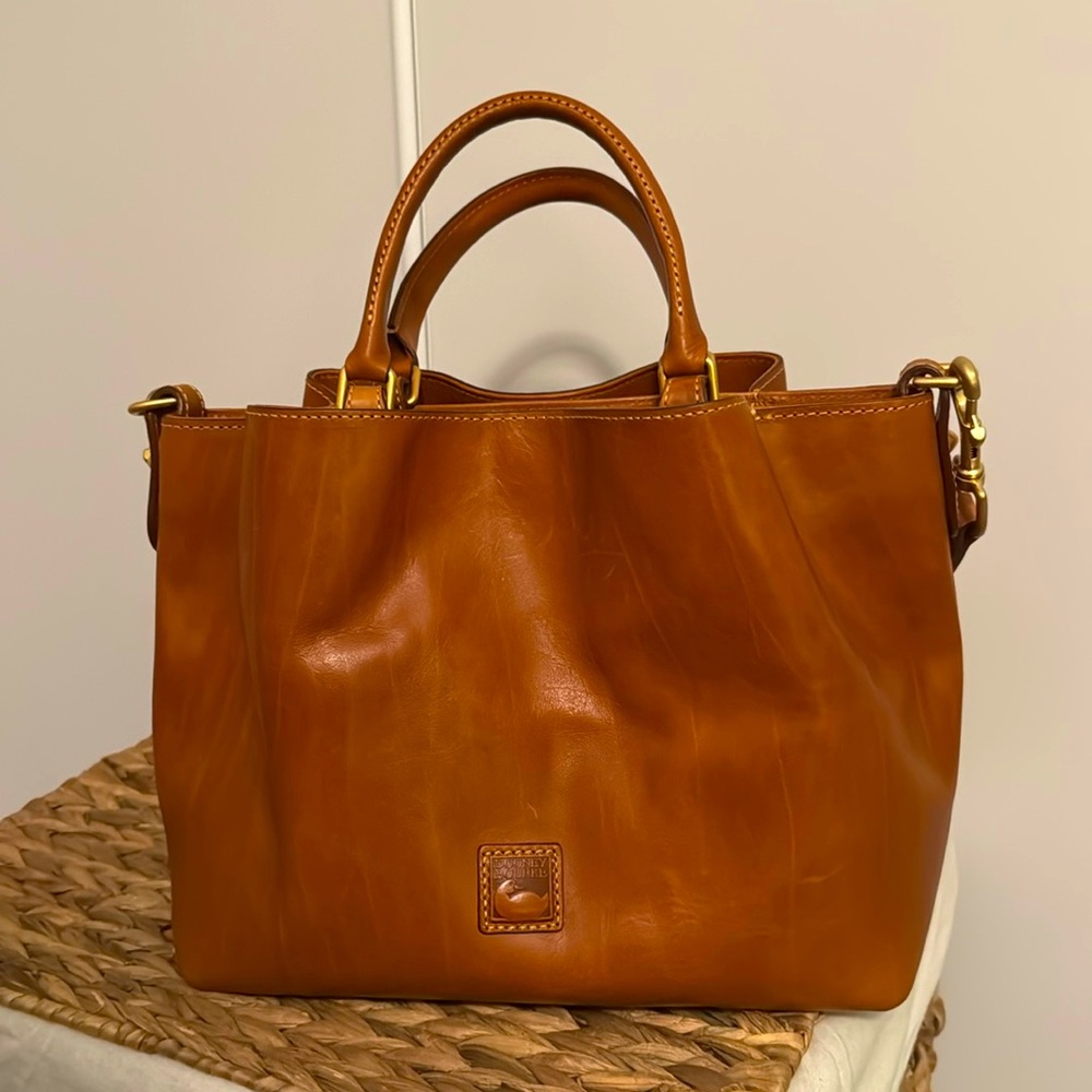 Dooney and Bourke Barlow